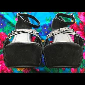 Torrid studded wedge size 11